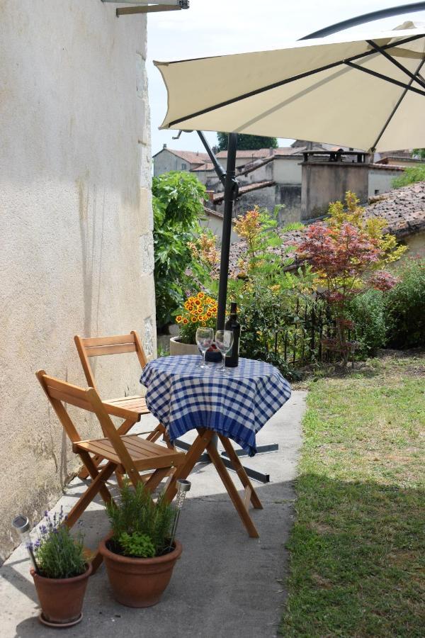 La Maison Du Tourniquet Aubeterre-sur-Dronne Ngoại thất bức ảnh