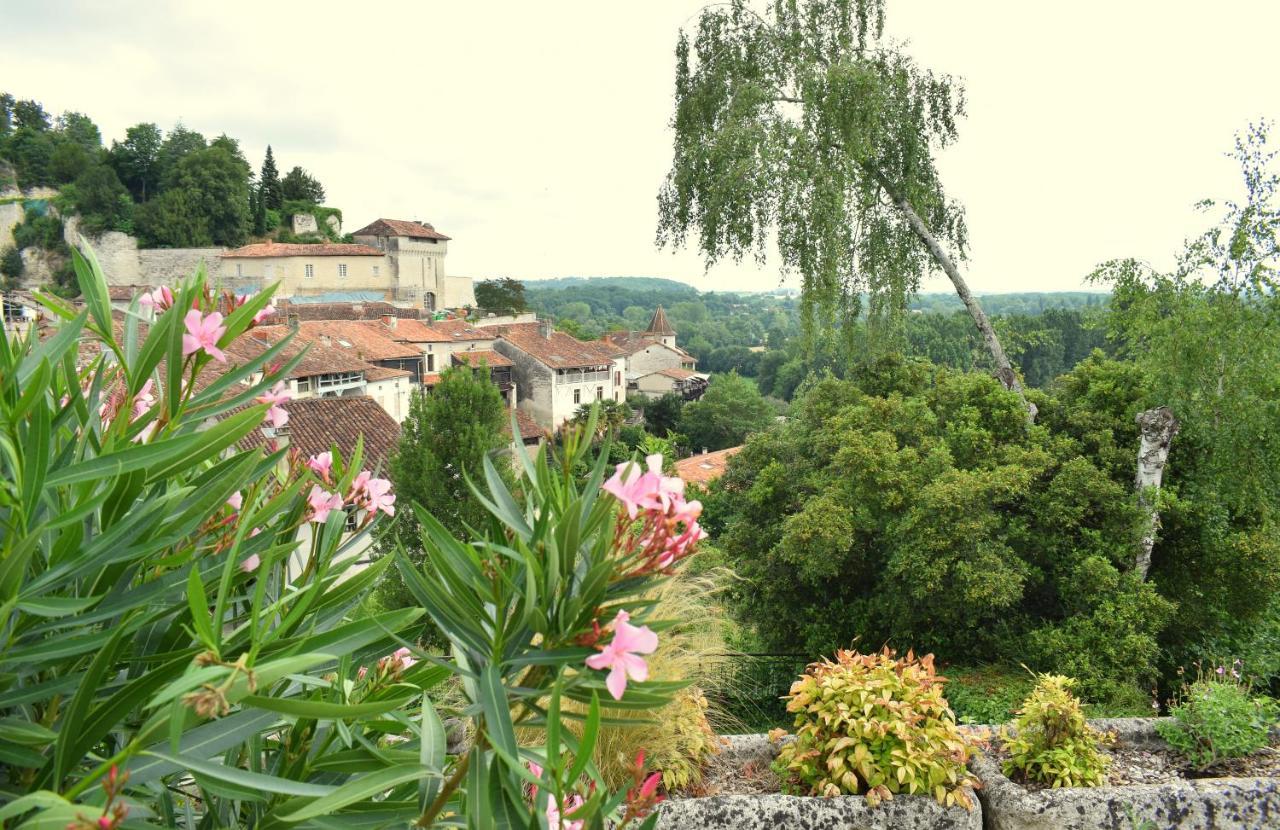 La Maison Du Tourniquet Aubeterre-sur-Dronne Ngoại thất bức ảnh